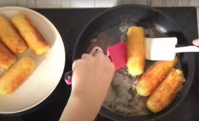 Эту закуску разметают за считанные минуты: рецепт картофельных палочек с сыром