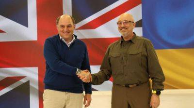 Резников встретился с министром обороны Британии в Киеве