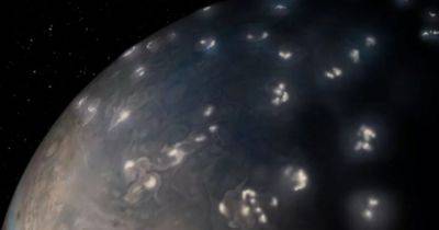 В облаках Юпитера неспокойно: ученые считают, что на планете происходит очень земное явление