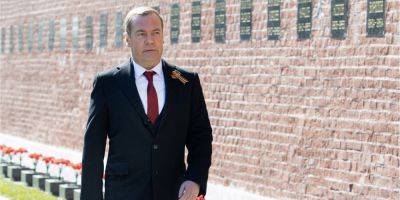 Медведев занял место Жириновского, но на Жириновского не тянет — эксперт по невербальной коммуникации