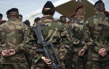 Франция рассматривает возможность вернуть срочную службу в армии