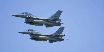 В Великобритании около 20 украинских пилотов начнут базовое обучение на F-16 — Foreign Policy
