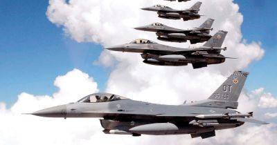Поедут около 20 человек: СМИ раскрыли детали обучения пилотов ВСУ на истребителях F-16
