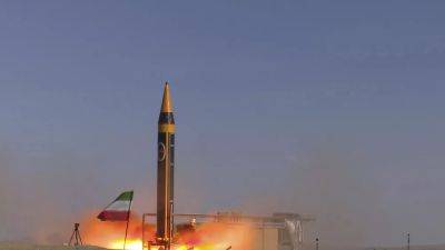 Иран представил новую баллистическую ракету