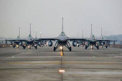 Тайвань получит новые истребители F-16V Viper в 2026 году - министр обороны