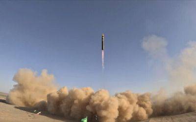 Иран испытал новую ракету с дальностью 2000 км, способную достичь Израиль