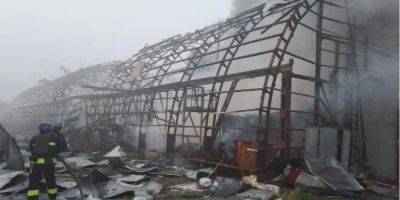 Ночной удар РФ: над Киевом сбили все цели, обломки упали на крышу ТРЦ и частный сектор, в Днепре пожар на нескольких предприятиях — что известно