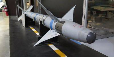 Канада передаст Украине десятки противовоздушных ракет AIM-9