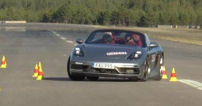Спорткар Porsche Boxster с легкостью справился с тестом на управляемость (видео)