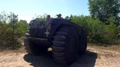 Резников обкатал украинский вездеход "Богун" и пообещал заказать такие для армии