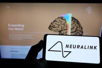 Компания Маска объявила о получении лицензии FDA на клинические испытания нейрочипов