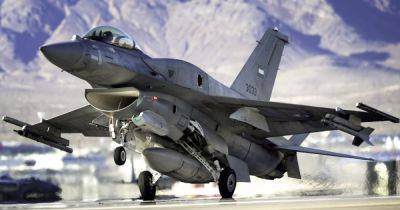 Нидерланды готовы передать Украине истребители F-16 после обучения пилотов, – СМИ