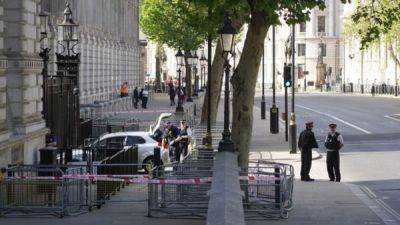 В Лондоне задержан водитель, врезавшийся в ворота на Даунинг-стрит