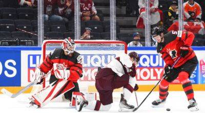 Канада добыла волевую победу над Латвией и вышла в финал ЧМ-2023 по хоккею