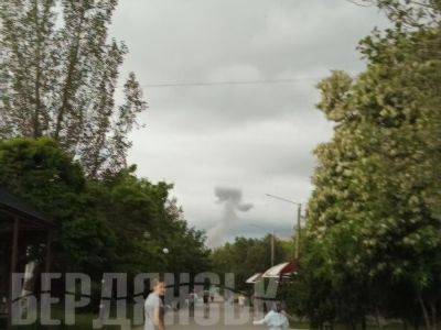 В Бердянске прогремели взрывы, военная администрация сообщила, что "очень много оккупантов стали 200-ми"