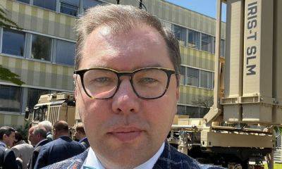 ПВО для Украины - Посол Украины в Германии показал системы IRIS-T для отправки ВСУ