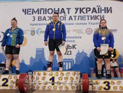 Спортсмены из Луганщины завоевали 15 медалей на чемпионате Украины по тяжелой атлетике