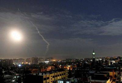 Израиль нанес удары по целям в столице Сирии - unn.com.ua - Сирия - Дамаск - Украина - Киев - Израиль - Сана