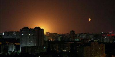 Сбито 40 воздушных целей. Россия совершила комбинированную атаку по Киеву, в Подольском районе пробило крышу жилого дома