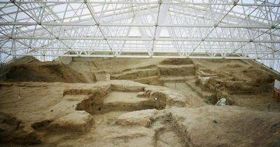 Возрастом 10 тыс. лет: где находится самое старое здание в мире (фото)