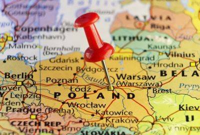 Польша с 1 июня приостанавливает движение грузовиков, которые зарегистрированы в беларуси и рф