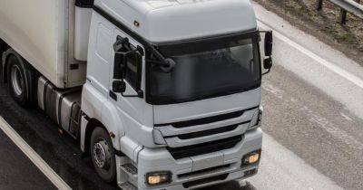 Польша с 1 июня не будет пускать грузовики из России и Беларуси