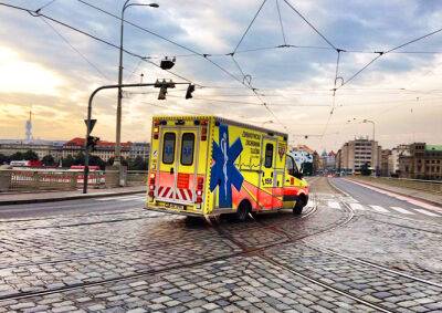 В Праге иностранцы случайно разбили голову 2-летней девочке