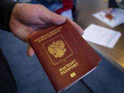 На оккупированной части Херсонской области РФ проводит показательные рейды против тех, кто не сменил паспорт