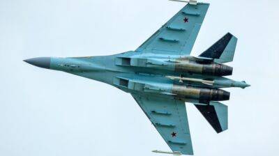 Российский истребитель ударил бомбами по предприятию на Сумщине