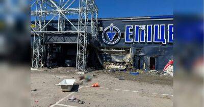 Оккупанты нанесли ракетный удар по гипермаркету в Херсоне: есть жертвы