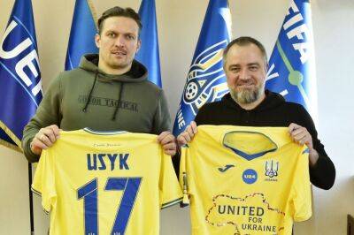 Усик стал амбассадором футбольной сборной Украины