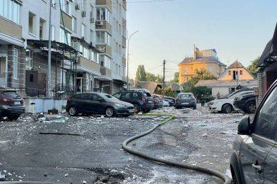 Ракетный обстрел Киева: погиб человек и повреждены жилые дома