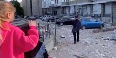 «Как мы вообще выжили там?». Двое детей из Киева общались после ночной атаки беспилотников — момент попал на видео