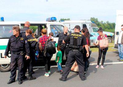 В Праге остановили фургон, под завязку набитый сирийцами