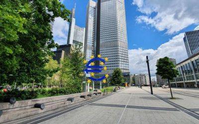 ЕЦБ предупредил об ударе по ведущим европейским банкам, если фонды столкнутся с проблемами