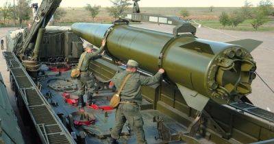 В Беларуси военные учатся наносить ракетные удары из ракетного комплекса "Искандер-М"