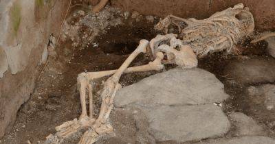 Жертвы Везувия. В Помпеях найдены новые скелеты людей, прятавшихся от извержения в пекарне - focus.ua - Украина - Рим