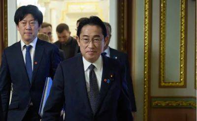 Фумио Кисида - Премьер-министр Японии уволил сына из-за вечеринки в резиденции - obzor.lt - Лондон - Япония - Париж - Премьер