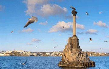 Атака на бухту Севастополя: гремит стрельба возле российских воинских частей