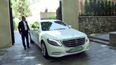 На время визита Г.Бердымухамедова в Иран из Туркменистана пригнали свои машины