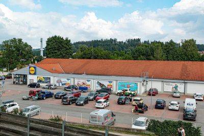 Парковка у супермаркета в Германии: у кого преимущество