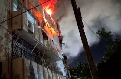 Мужчина выпрыгнул из окна при пожаре в жилом доме в Ашдоде