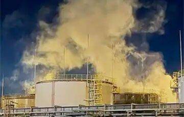 Пожар на нефтебазе на Кубани: в сети появилось видео «атаки беспилотника»