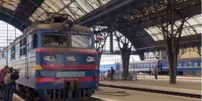 Пассажирский поезд, который попал под обстрел оккупантов в Херсоне, прибыл во Львов по графику