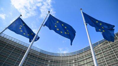 ЕС создает механизм вторичных санкций, первыми целями могут стать страны Центральной Азии - Bloomberg