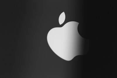 У Apple рекордные квартальные продажи iPhone и почти 1 млрд активных подписок