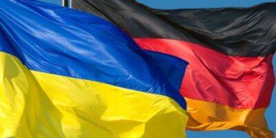 Берлин должен отменить запрет на демонстрацию украинских флагов на 8 и 9 мая — посол