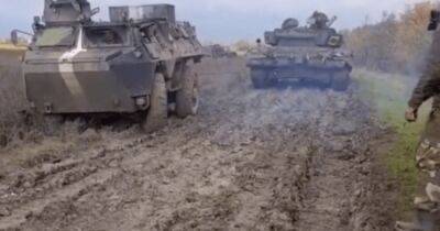 VAB не преодолевает бездорожье: в соцсети показали, как танкисты ВСУ "спасают" французский БТР (видео)