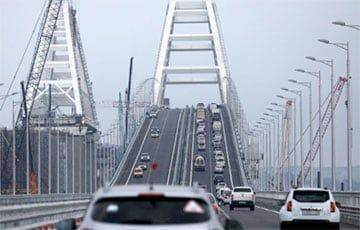Россияне закрыли Крымский мост из-за угрозы ударов