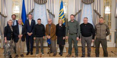 Зеленский встретился с конгрессменами США в Киеве. Среди них —Спартц, критиковавшая Ермака